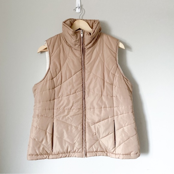 Puffer vest with sherpa lining - Picture 2 of 8